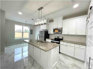 5514 N Crown Point in Pharr, TX - Building Photo - Building Photo