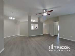 8465 Country Bend Cir W in Jacksonville, FL - Building Photo - Building Photo