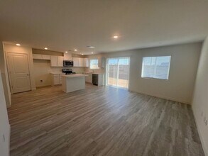 8072 Whippersnapper Wy in Roseville, CA - Building Photo - Building Photo