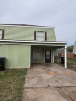 1106 N 5th St in Noble, OK - Building Photo