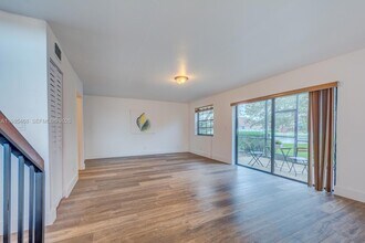 1960 Bayberry Dr in Pembroke Pines, FL - Building Photo - Building Photo