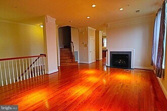 7200 Phelps Hill Ct in Derwood, MD - Building Photo - Building Photo