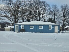 9332 Lamont St in Livonia, MI - Building Photo