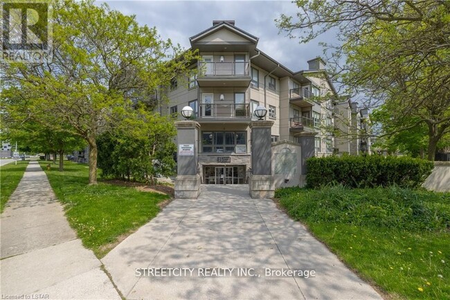 15-315 Jacksway Crescent