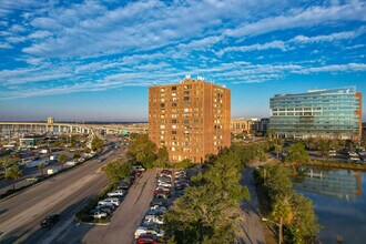 Ashley House Condos in Charleston, SC - Building Photo - Building Photo