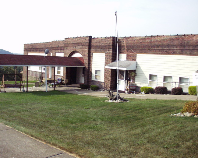 37 Van Ness St in Sykesville, PA - Foto de edificio - Building Photo