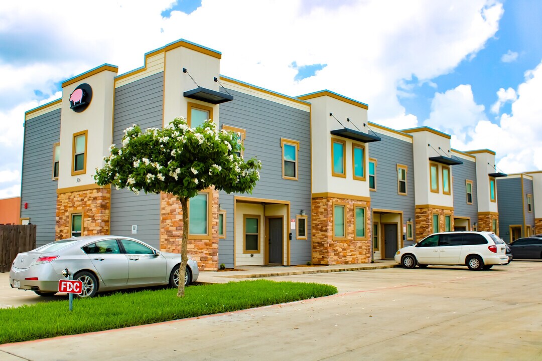 306 S 25th St, Unit 6 in Hidalgo, TX - Building Photo