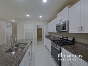 9512 Lemon Drop Lp in Sun City Center, FL - Building Photo - Building Photo