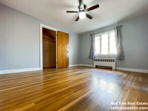 14 Caltha Rd, Unit 1 in Boston, MA - Foto de edificio - Building Photo