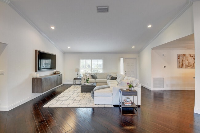 property at 5075 Marina Cir