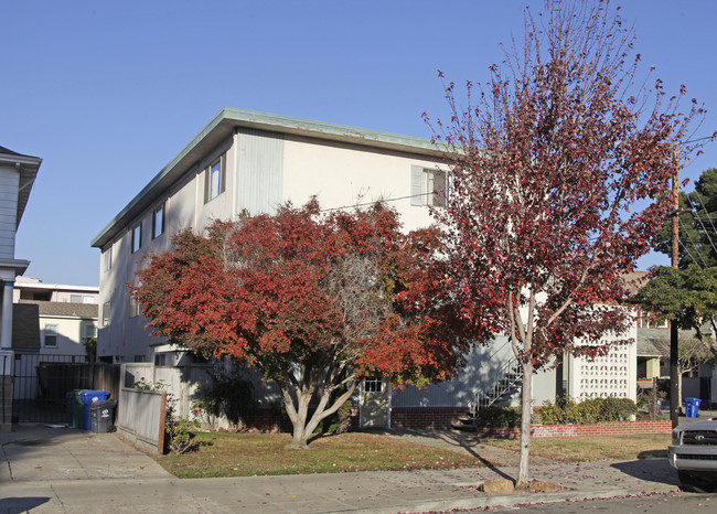 1815 Santa Clara Ave in Alameda, CA - Building Photo - Building Photo