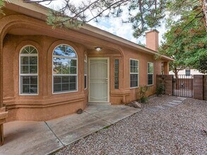 8543 Murrelet Dr NE in Albuquerque, NM - Building Photo - Building Photo