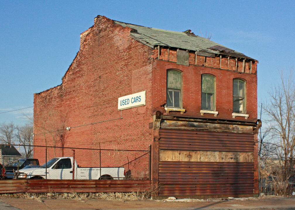 2725 Cass Avenue in St. Louis, MO - Building Photo