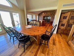 41 Naushon Rd in Aquinnah, MA - Building Photo - Building Photo