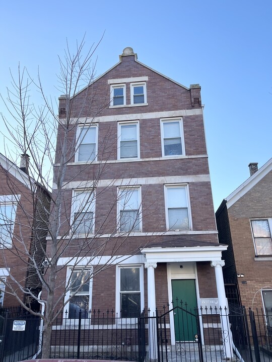 2318 S Homan Ave in Chicago, IL - Building Photo