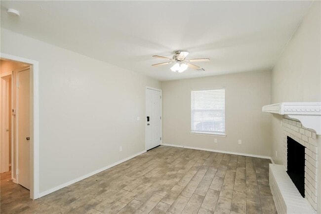 1153 Elmhurst St in Moore, OK - Building Photo - Building Photo