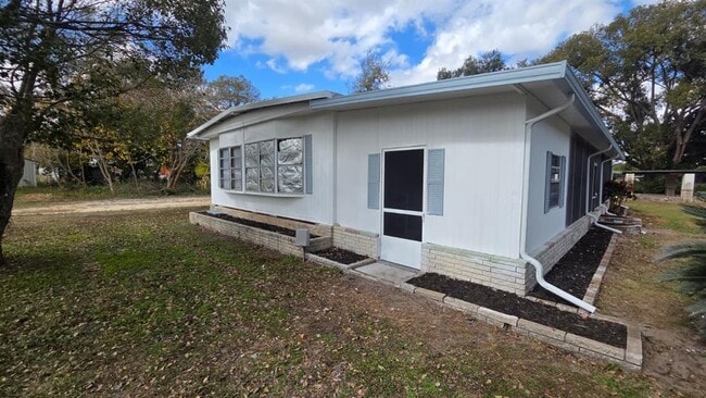 7030 Garside Dr in Zephyrhills, FL - Building Photo - Building Photo
