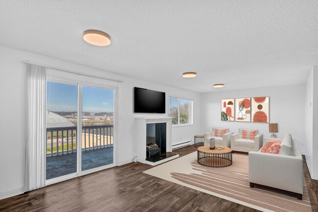 Harborview East in Tacoma, WA - Building Photo - Building Photo