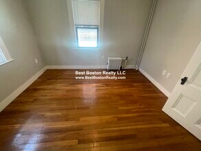 48 John F. Kennedy St, Unit 10 in Cambridge, MA - Foto de edificio - Building Photo