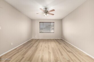 4731 W Shaw Butte Dr in Glendale, AZ - Building Photo - Building Photo