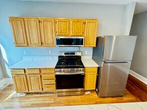 33 Adamson St, Unit 33 in Boston, MA - Building Photo - Building Photo