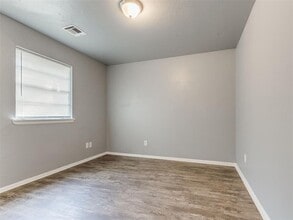 3020 SW 65th Pl in Oklahoma City, OK - Building Photo - Building Photo