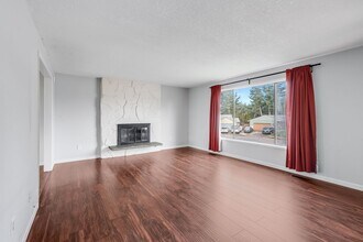 3823 NE View Pl in Gresham, OR - Building Photo - Building Photo