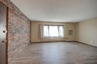 1608 Richmond Cir in Joliet, IL - Building Photo - Building Photo