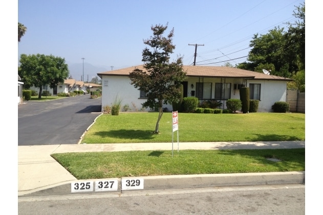 325-349 W 2nd Ave in Azusa, CA - Building Photo