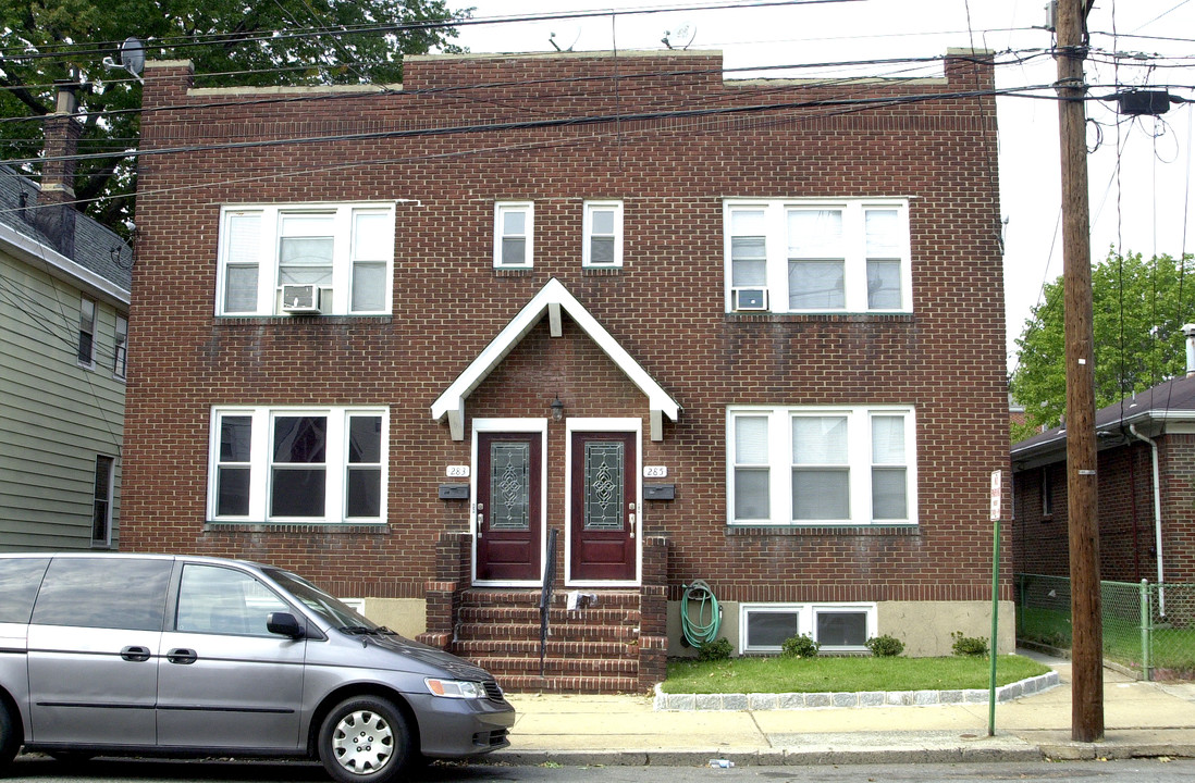 283-285 Maple St in Kearny, NJ - Building Photo