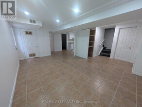 45 Mercer Crescent in Markham, ON - Building Photo - Building Photo