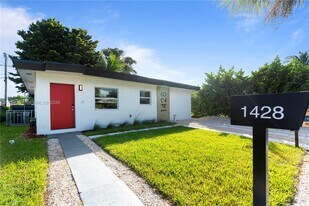 1428 NE 153rd Terrace in North Miami Beach, FL - Building Photo