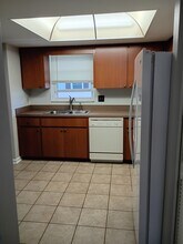 9881 113th St, Unit Seminole Oaks Apt 215 in Seminole, FL - Foto de edificio - Building Photo