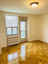 Rosedale Ravine Apartments in Toronto, ON - Building Photo - Building Photo