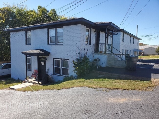 1109 Hampton Ave Ext in Greenville, SC - Building Photo - Building Photo