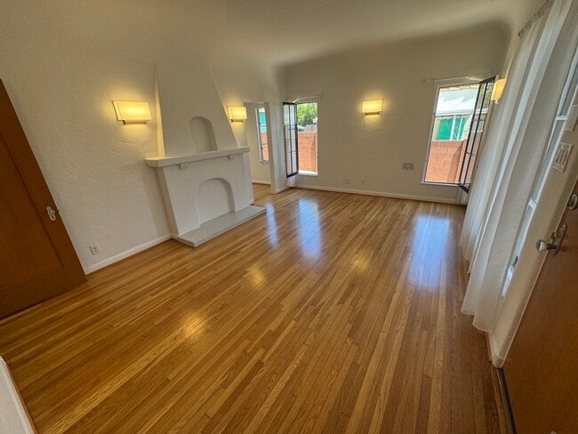 1557 S Genesee Ave, Unit 1557