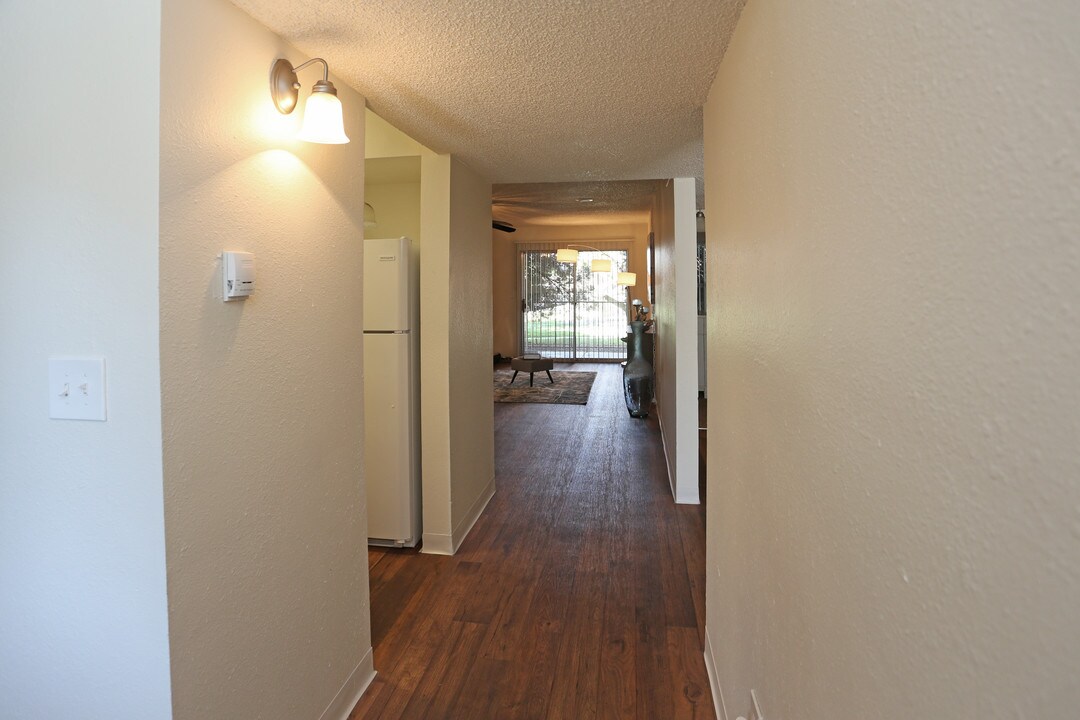 Indigo Park in Albuquerque, NM - Building Photo