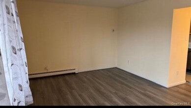 78 Inwood Rd in Middletown, NY - Building Photo - Building Photo