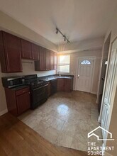 7462 N Greenview Ave in Chicago, IL - Foto de edificio - Building Photo