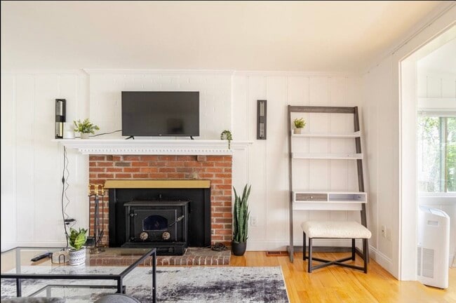 226 Pimlico Pond Rd in Mashpee, MA - Building Photo - Building Photo