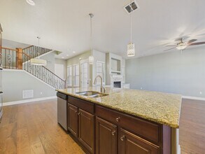 9228 RidgeGate Pkwy in Lone Tree, CO - Foto de edificio - Building Photo