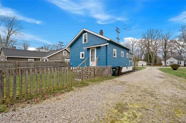 property at 27279 Dunford Rd