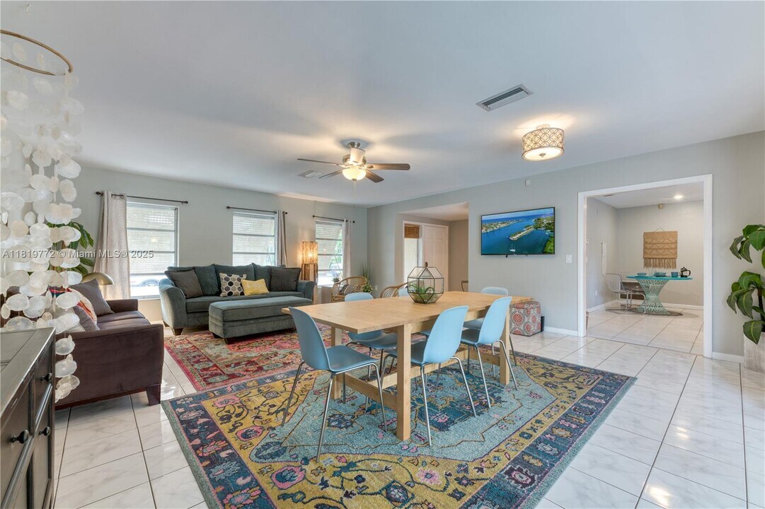 1122 S N St in Lake Worth Beach, FL - Building Photo