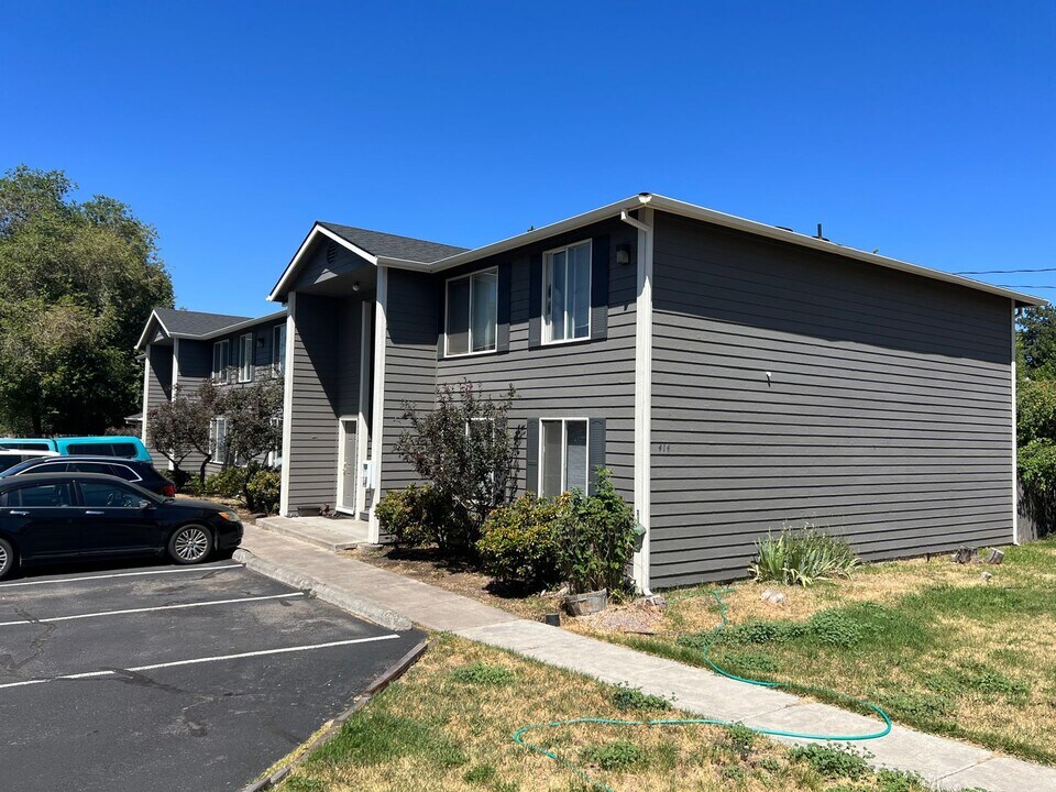 n414 in Bend, OR - Foto de edificio