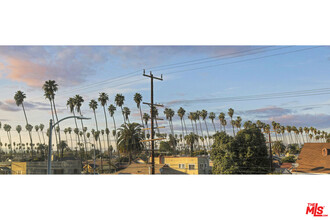 1952 W 48th St in Los Angeles, CA - Foto de edificio - Building Photo