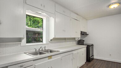 1111 St Edwards St in River Oaks, TX - Building Photo - Building Photo