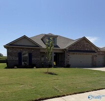 22636 Donahue Dr in Athens, AL - Building Photo