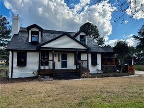 1709 Rangewood Dr SW in Lilburn, GA - Building Photo - Building Photo