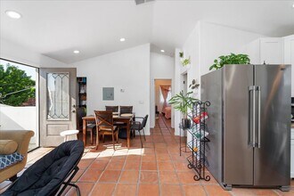330 Plaza De Benito Juarez in Vista, CA - Building Photo - Building Photo