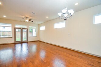 5943 Kansas St in Houston, TX - Building Photo - Building Photo